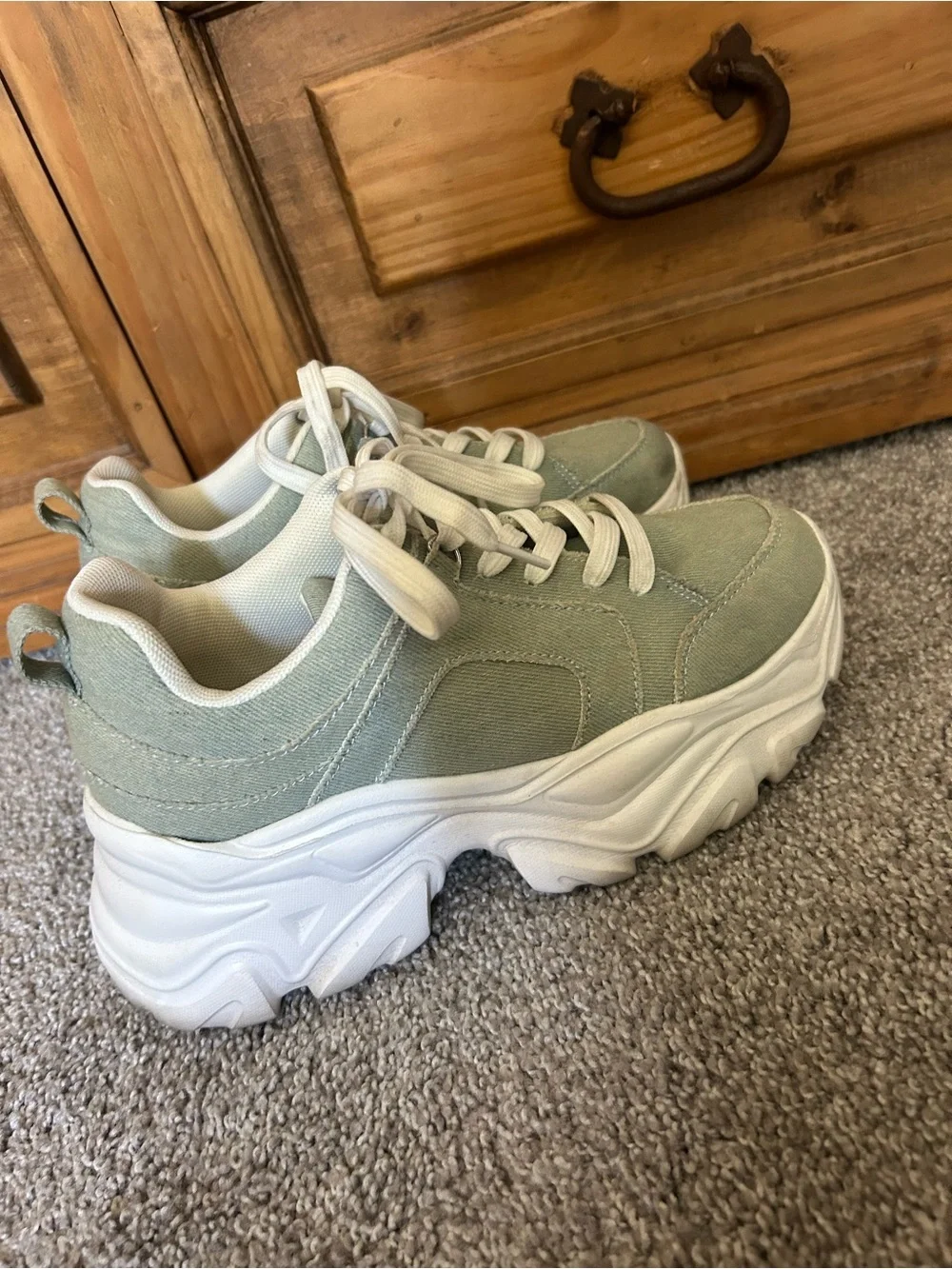 Chunky Platform Sneakers in light Sage Green - Casual Women's Trainers